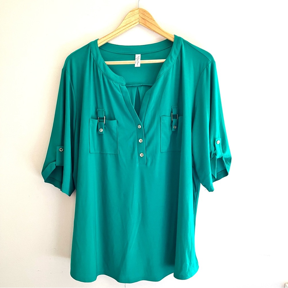 Green V Neck 3 Button Detail 3/4 sleeve 3X Top
